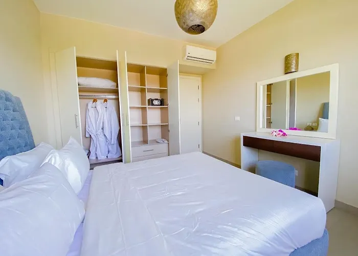 Nayah Stays, Joubal Lagoons Terrace Daire *