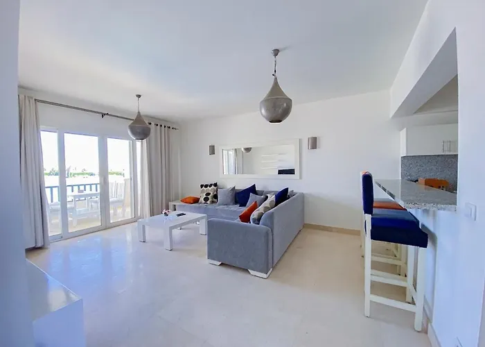 Nayah Stays, Joubal Lagoons Terrace Daire *