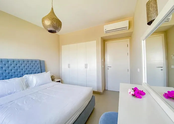 Daire Nayah Stays, Joubal Lagoons Terrace *